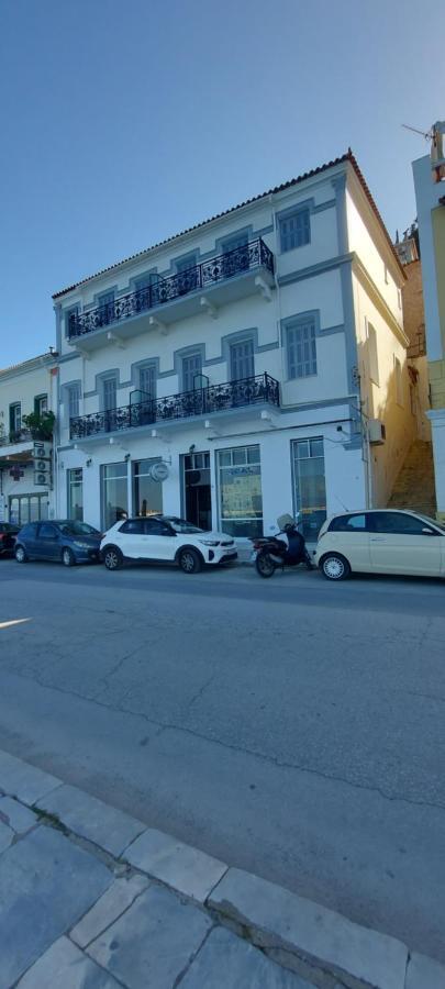 Leonidas Hotel Gythio Exterior foto